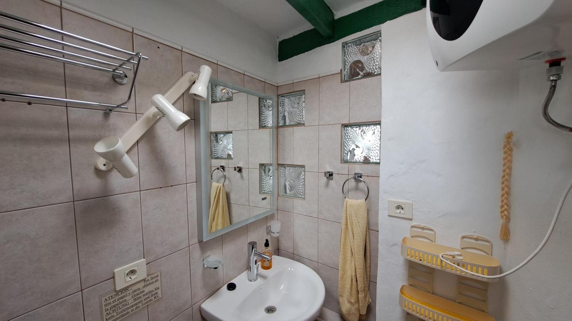 Beautiful 1-Bedroom House 'Oficina' Finca Vistamar Салобре Екстериор снимка